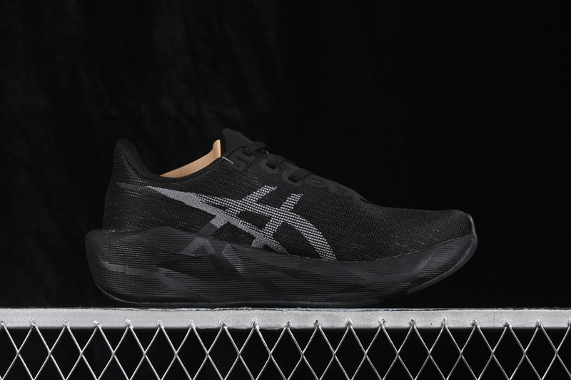 TÊNIS ASICS - NOVABLAST 6