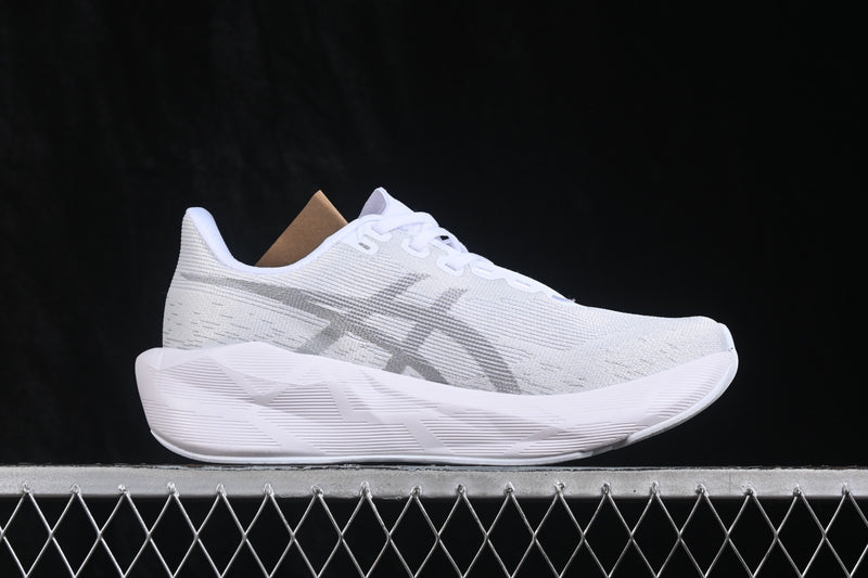 TÊNIS ASICS - NOVABLAST 6