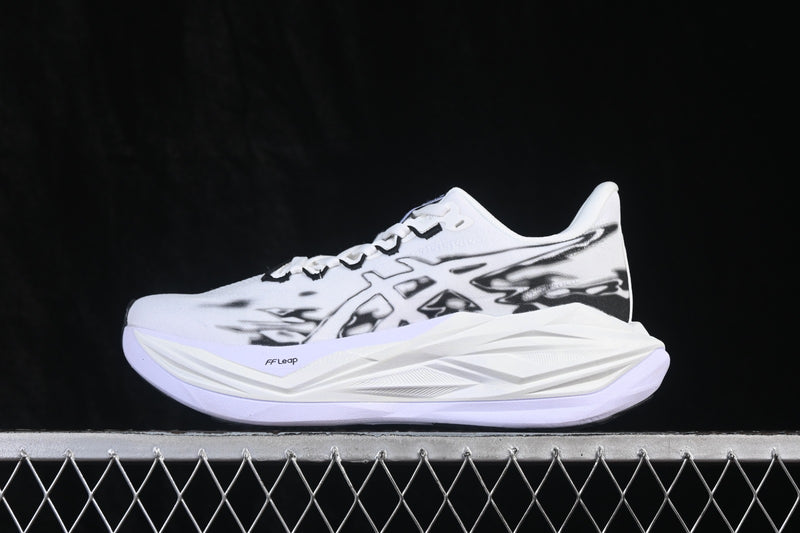 TÊNIS ASICS - SUPERBLAST 3