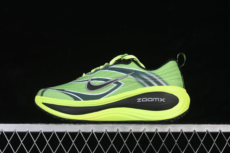 TÊNIS NIKE - NIKE VOMERO PLUS