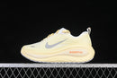 TÊNIS NIKE - NIKE VOMERO PLUS